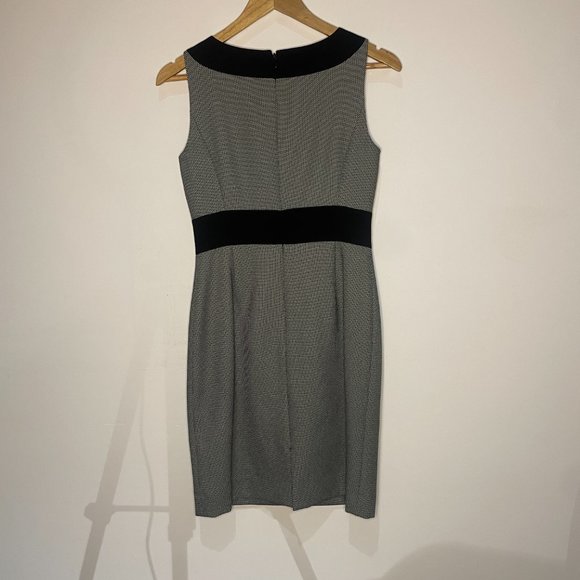 Tahari Arthur S. Levine - Black/White Sheath Dress - Size 2P - Picture 3 of 4